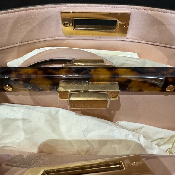 Fendi Medium Peekaboo - Picture 3 of 5